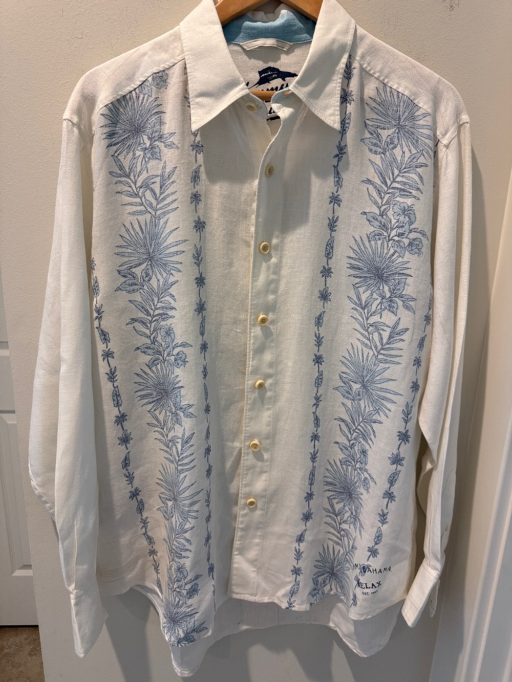 Tommy Bahama White Button-Down Shirt with Light Blue Tropical Stripes linen M